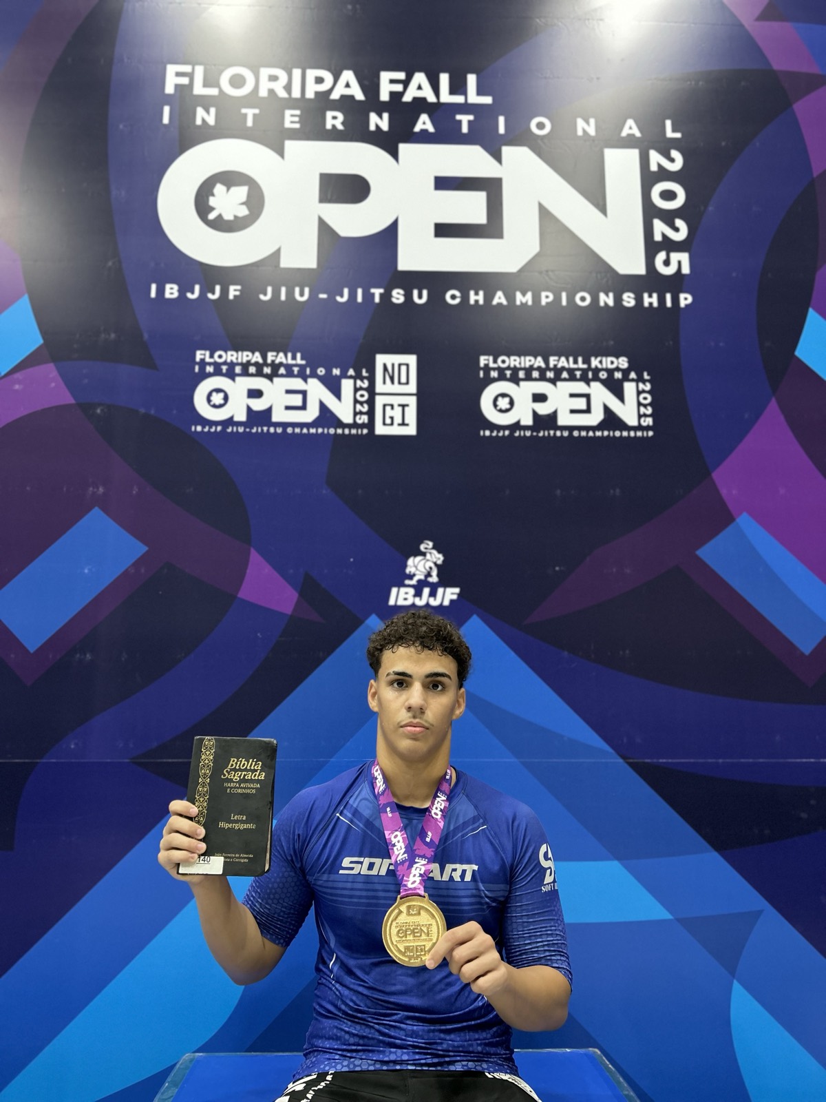 Antonio com a medalha de ouro no Floripa Fall International Open IBJJF 2025